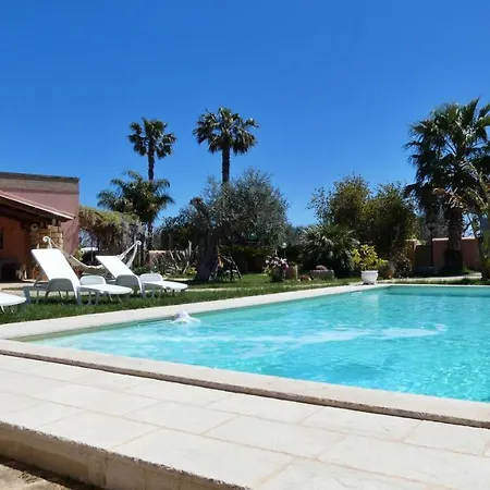 ヴィラ La Vigna Salentina - Con Giardino E Piscina Privata アレッサーノ